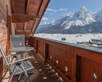 Pension Bartlhof - לרמוז - מרפסת