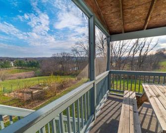 Charming 4-bedroom house with WiFi and AC in Westminster. Md. - Westminster