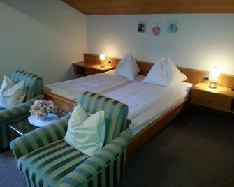 Hotel Schönbrunn - Merano - Bedroom