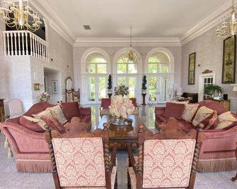 Lux 1 bedroom with private en-suite bathroom - Rm A - Newton