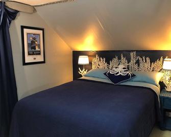 Gem in the Heart of Arnolds Park! - Arnolds Park - Bedroom