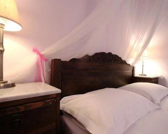 Meliti Guesthouse - Akrata - Habitación