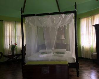 Mangrove Oriental Bed & Breakfast Resort - Daanbantayan - Soverom