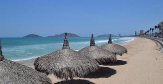 Hotel Sands Arenas - Mazatlán - Strand