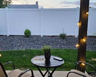 New 2br Near Hayden Lake, Garage - Hayden - Patio