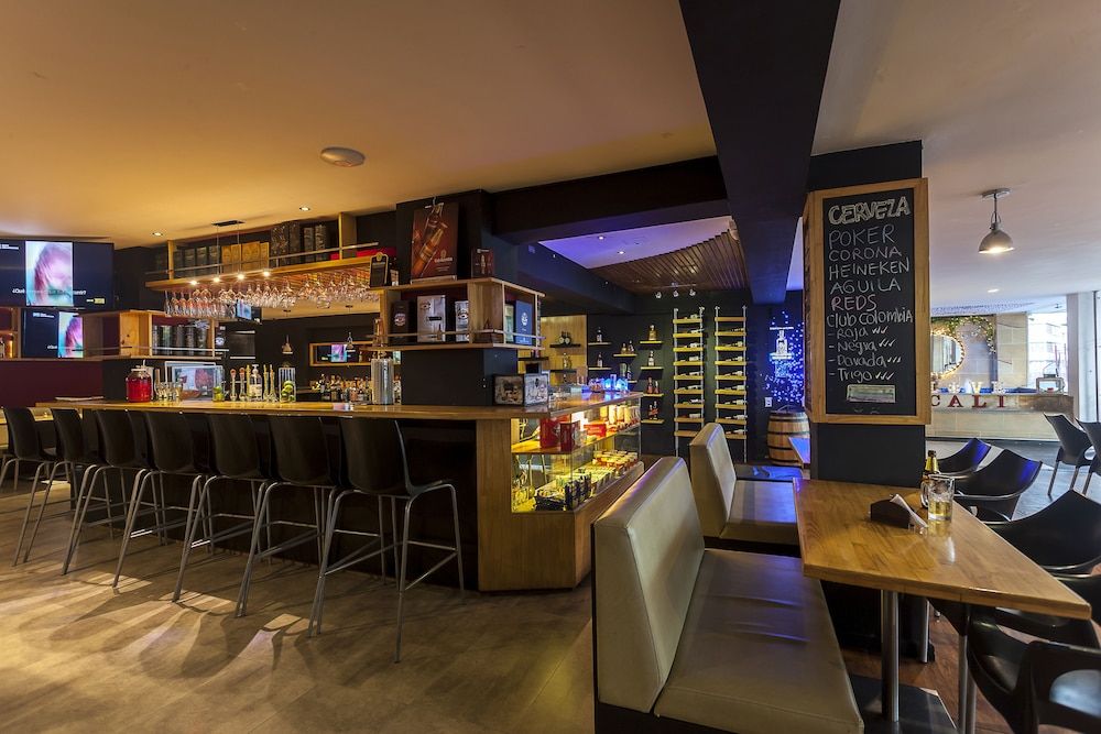 أكوا جرانادا أوتيل - كالي - بار