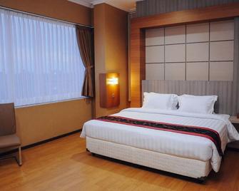 Idea's Hotel Jalan Ibrahim Aji - Bandung - Bedroom