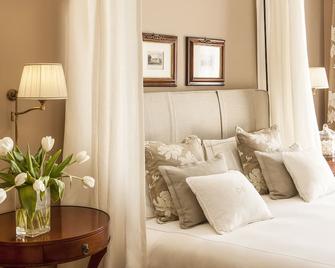 Corte Gondina boutique hotel - La Morra - Bedroom