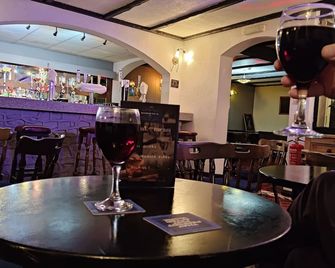 The Windsor - Haverfordwest - Bar