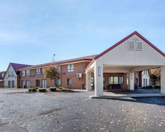 Quality Inn Falconer - Jamestown - Falconer - Gebouw