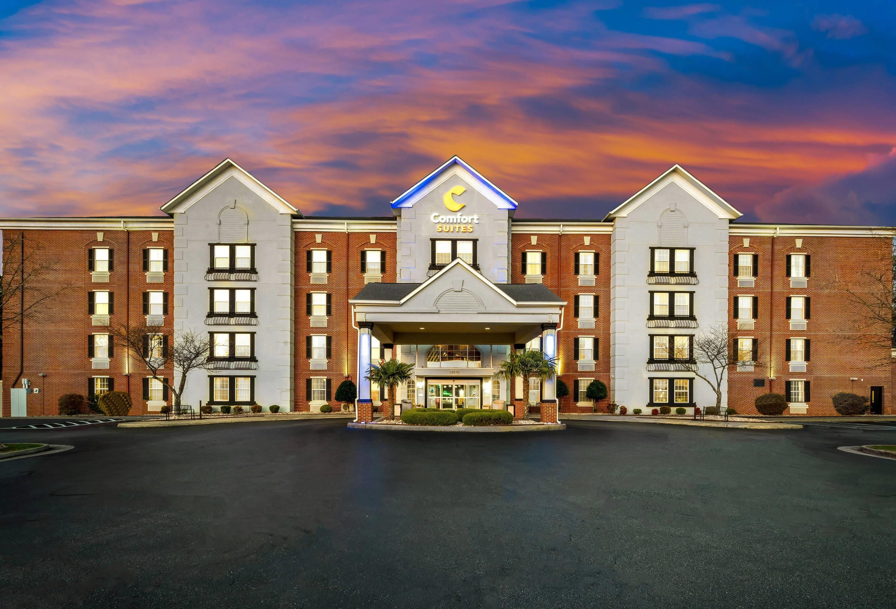 Comfort Suites Newport News Airport - Newport News - Byggnad