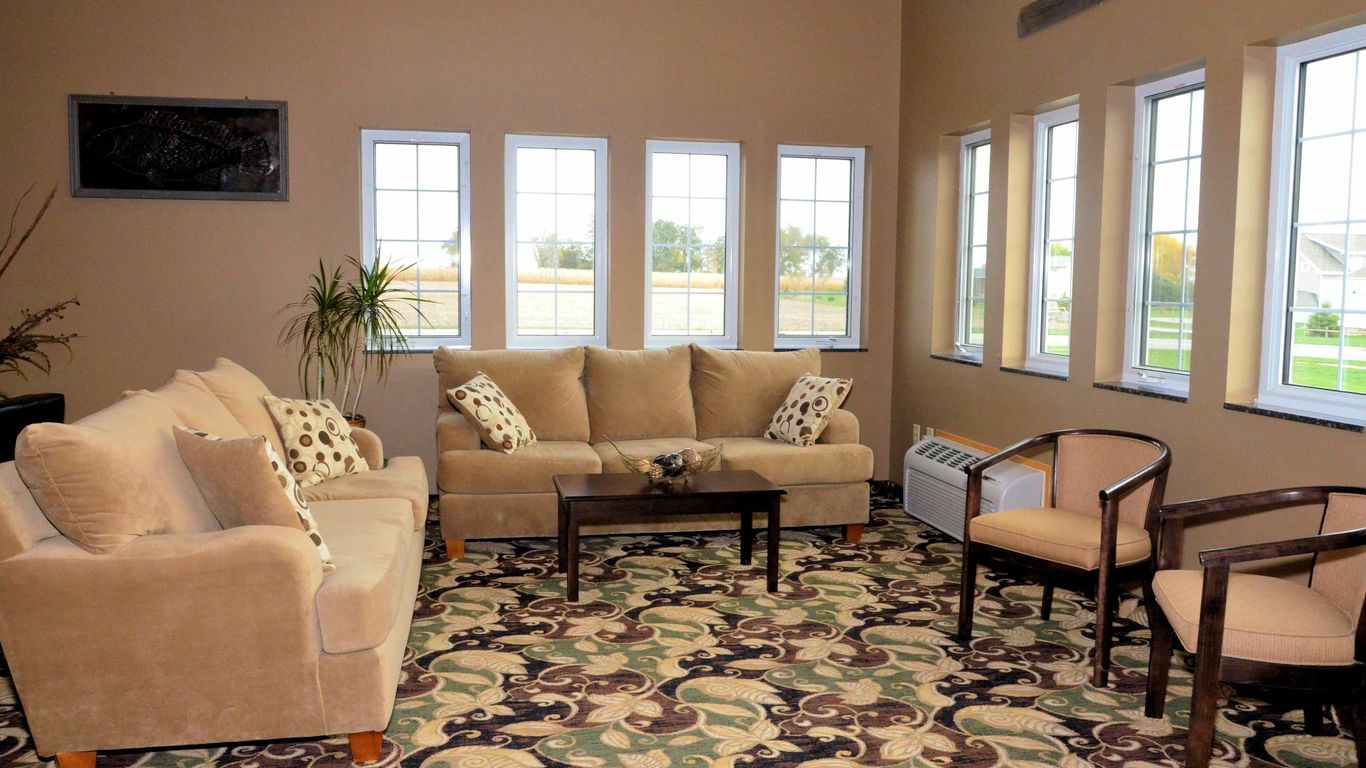 Cobblestone Inn And Suites - Lake View