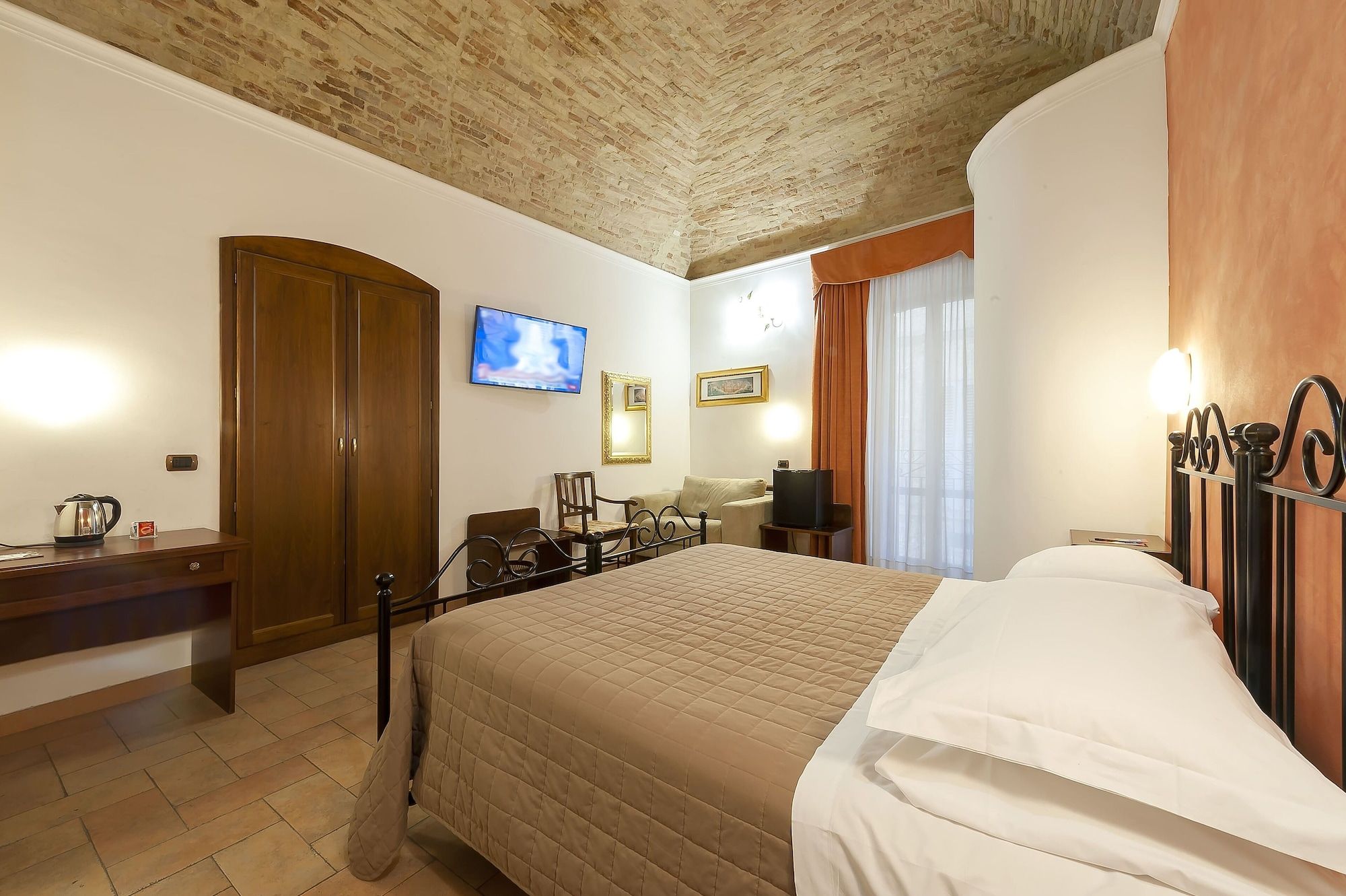 Hotel Sole - Assisi - Kamar Tidur