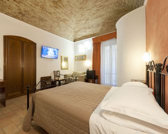 Hotel Sole - Assisi - Kamar Tidur