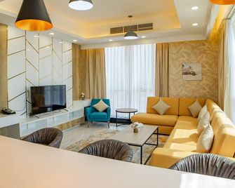 Platinum Coast Hotel Apartments - Fujairah - Pokój dzienny