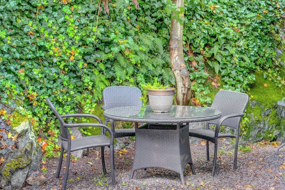 New! Cozy Boho Chic City Cottage - فيكتوريا - شرفة مرصوفة