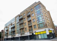 Staycity Serviced Apartments - Saint Augustine St - Dublin - Building