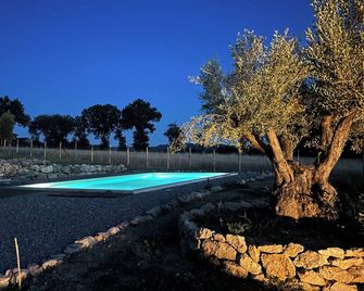 Un casale di campagna autentico e comodo ad un’ora da Roma con piscina privata - Attigliano - Piscina