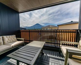 Mt. Fuji Resort Club-Rin- - Fujikawaguchiko - Balcony