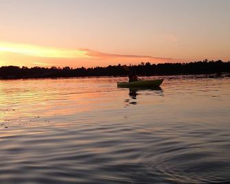 5 Bedroom, 3 bath, full fieldstone fireplace. Conro's Family Resort - Rhinelander - Beach