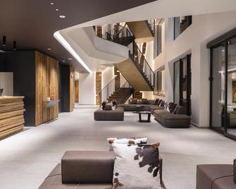 Grand Hotel Courmayeur Mont Blanc - קורמאיור - לובי