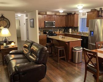 Yosemite Inn at Pine Mountain Lake - Groveland - Küche