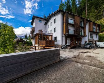 Chalet Margoni - Canazei - Gebäude