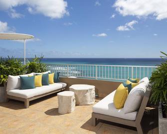 The Twin Fin - Honolulu - Balcony