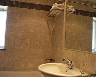 Hotel Ulveira - Oliveira de Frades - Badkamer