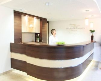 Klozbücher - Das Landhotel - Ellwangen - Рецепція
