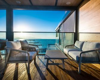 Chania Flair Boutique Hotel, Tapestry Collection by Hilton - Chania - Balkong