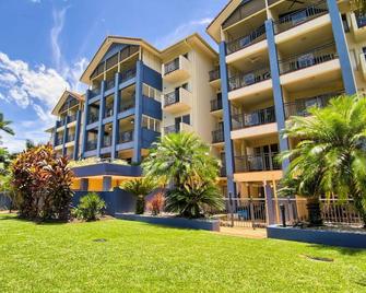 North Cove Waterfront Suites - Cairns