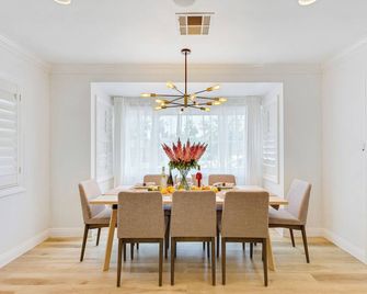 LUX Millions pool resort chill vibe to Universal - Universal City - Dining room