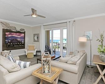 Gulf Views, Mexico Beach Condo, Pool, Hot Tub ~ Summerhouse 209 - Mexico Beach - Sala de estar
