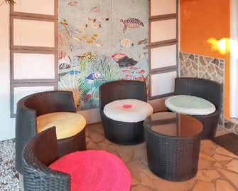 Appartement charmant à Sainte-Luce avec vue sur la montagne - แซ็งต์-ลูซ - เลานจ์