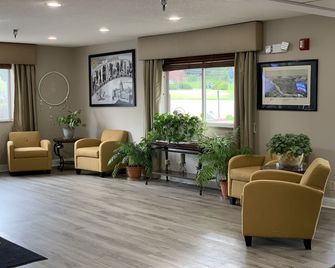 Super 8 by Wyndham Clearfield - Clearfield - Salónek
