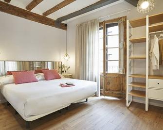 Ainb Gothic-Jaume I Apartments - Barcelona - Bedroom