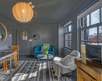 GuestReady - Rose and Monkey - Manchester