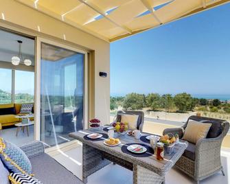 Liberty & Freedom Luxury Villas - Platanias - Parveke