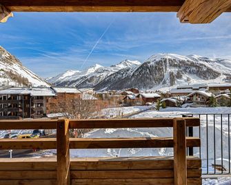 Luxury apartment for 9 in Val-d'Isère with parking - Champagny-en-Vanoise - Balkon
