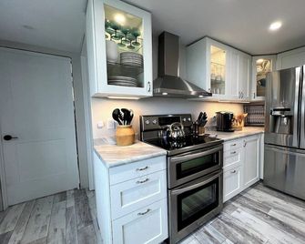 Seaside Serenity Cottage - Shelburne - Keuken
