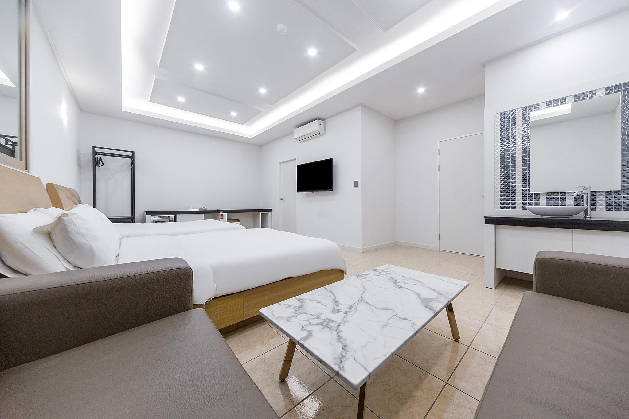 Gwangju Sangmu Hotel Ocean thumbnail 3