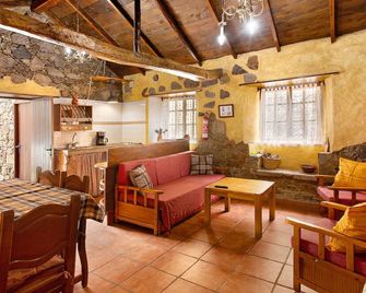 House Sleeps6-Parking-Garden-Pool in summer-Pet - Tejeda - Phòng khách