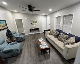 Shewell’s Rambler in the Chesapeake Ranch Estates - Lusby - Living room