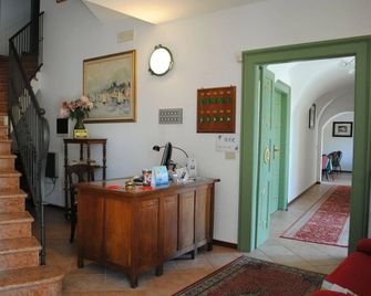 Hotel Tiziana Garnì - Gargnano - Stairs