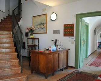 Hotel Tiziana Garnì - Gargnano - Stairs