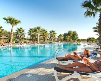 西貝爾阿罕布拉灘高爾夫水療酒店 - 康大維港 - 甘達塢伊港 - 游泳池