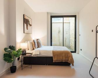 Luxurious & Modern London Apartment in Honor Oak - London - Bedroom