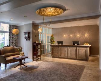 Hotel Vier Jahreszeiten Binz - Binz