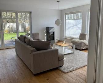 Haus 'Susanne' - Wustrow (Darss) - Wohnzimmer
